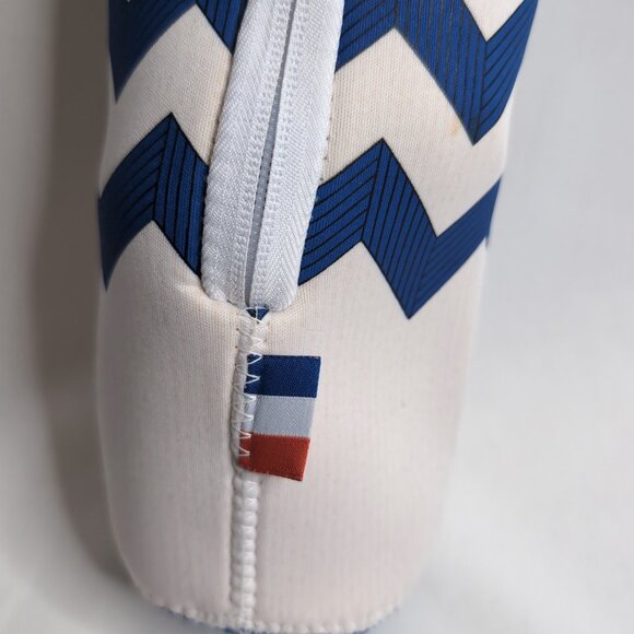 NEW Grey Goose Vodka White/Blue 750mL Insulated Jacket/Sleeve Official Merch - Picture 5 of 7